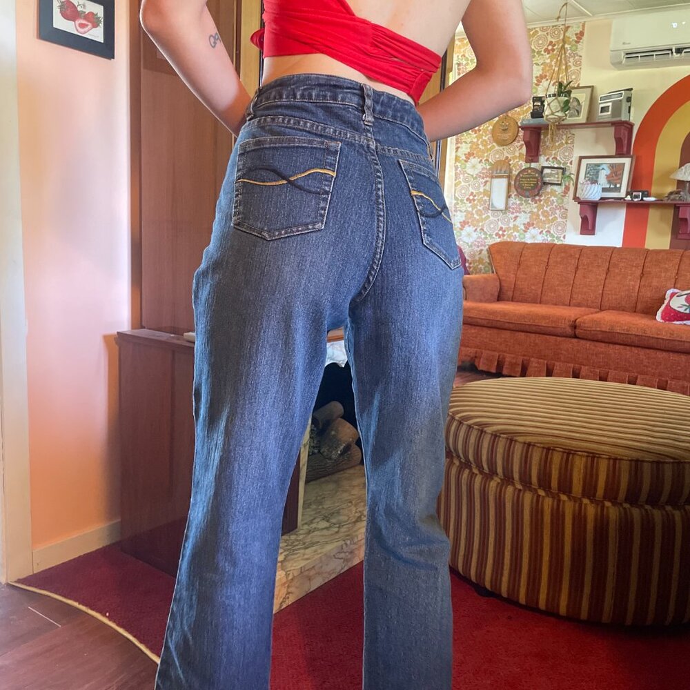 Y2K B.U.M equipment mid rise boot leg blue jeans!